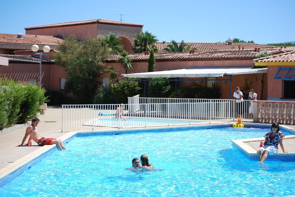 Lagrange Grand Bleu Vacances - Residence Les Jardins De Neptune Сен-Сиприен Экстерьер фото